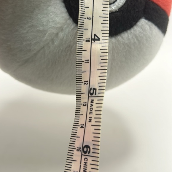 Pokemon pikachu and pokeball plushie - Picture 6 of 6